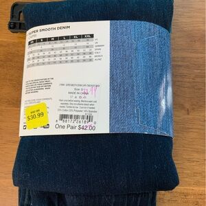 HUE Dark Indigo Super Smooth Denim Capri